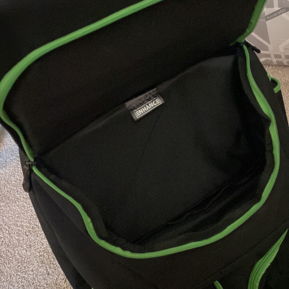 Universal Gaming Backpack - Picture 3 of 3
